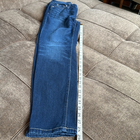 New York & Company SoHo Curvy Boyfriend Jeans with Embroidered Heart Size 4 - Picture 5 of 9